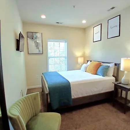 Luxury & Collected Private Room In Dc